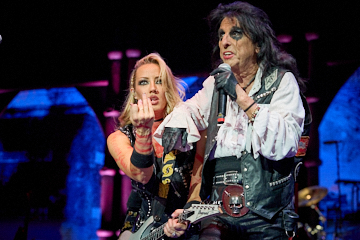 Alice Cooper and Nita Strauss (Photo: Kevin Keating)